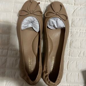 Easy Spirit Tan Ballet Flats